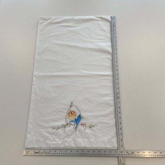 Vintage pillow cases Floral Embroidered White 100% cotton Cottagecore  bedding - Picture 12 of 15